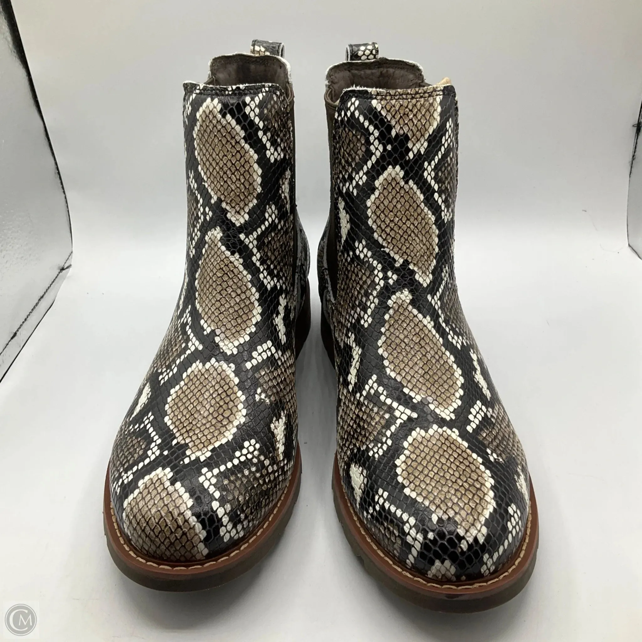 Boots Ankle Flats By Ariat In Snakeskin Print, Size: 11