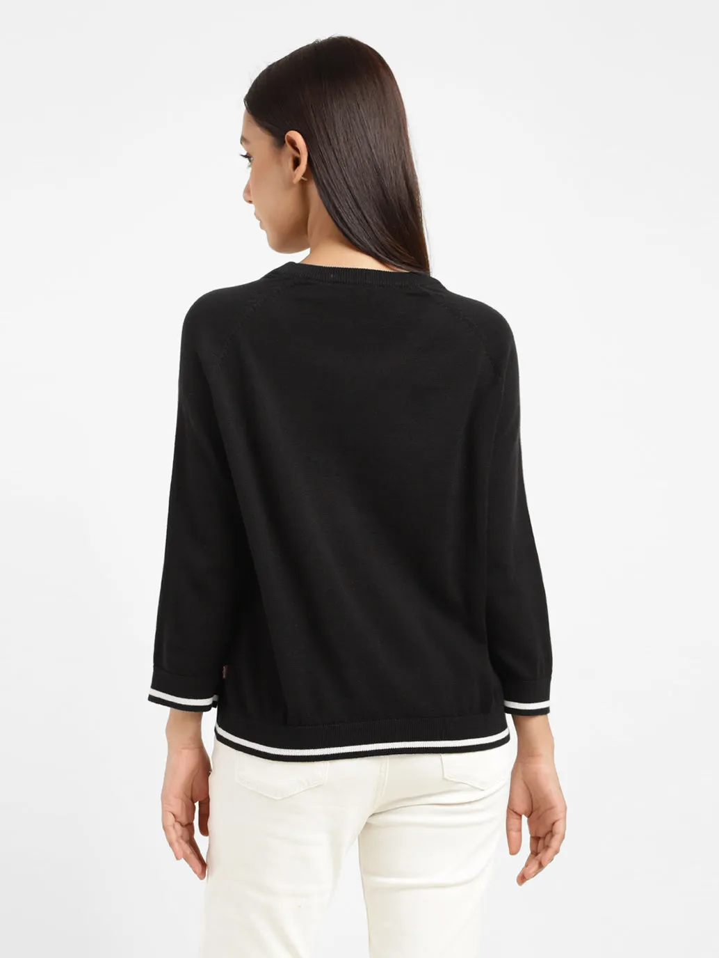 Women's solid round neck sweater