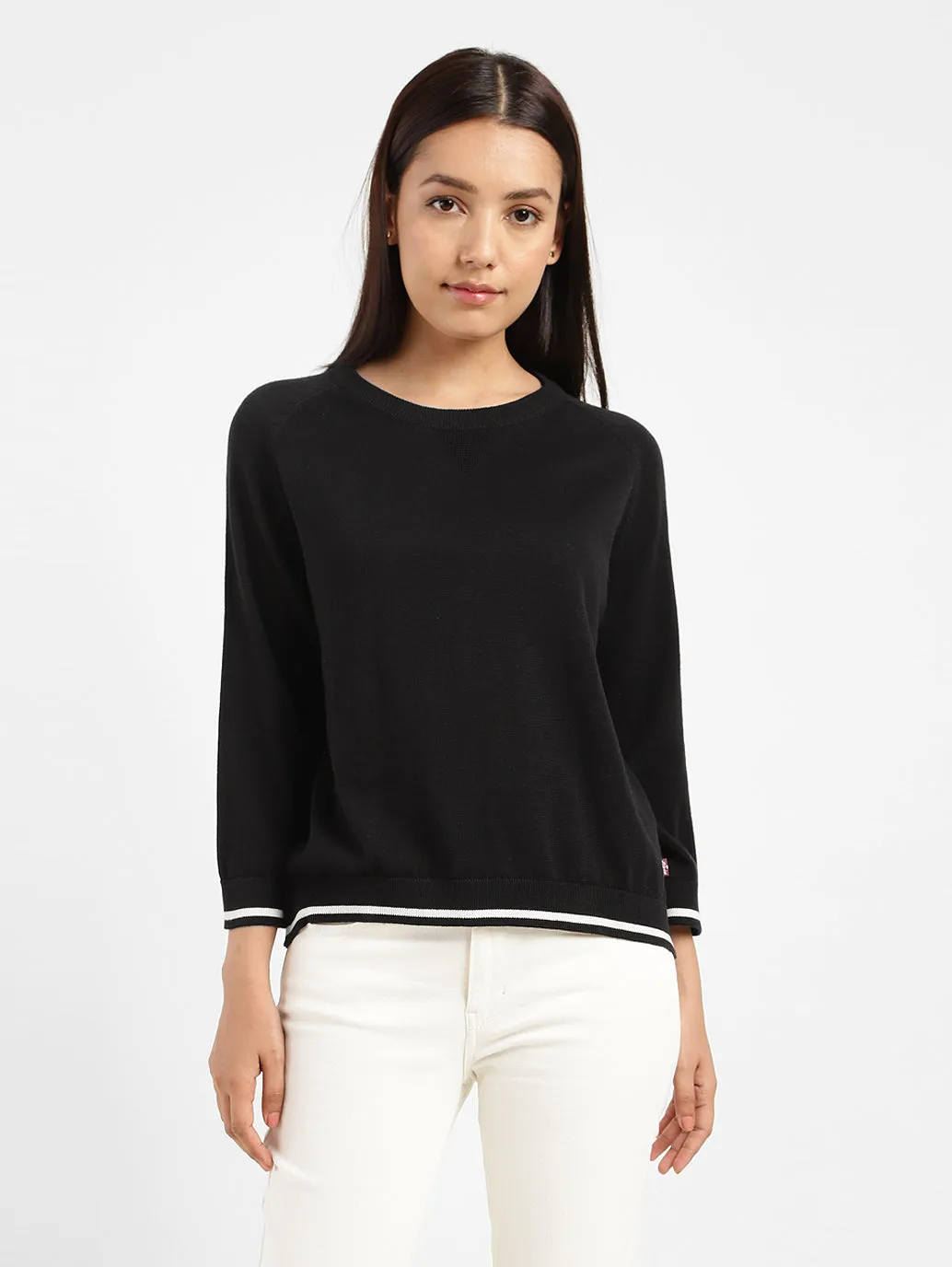 Women's solid round neck sweater