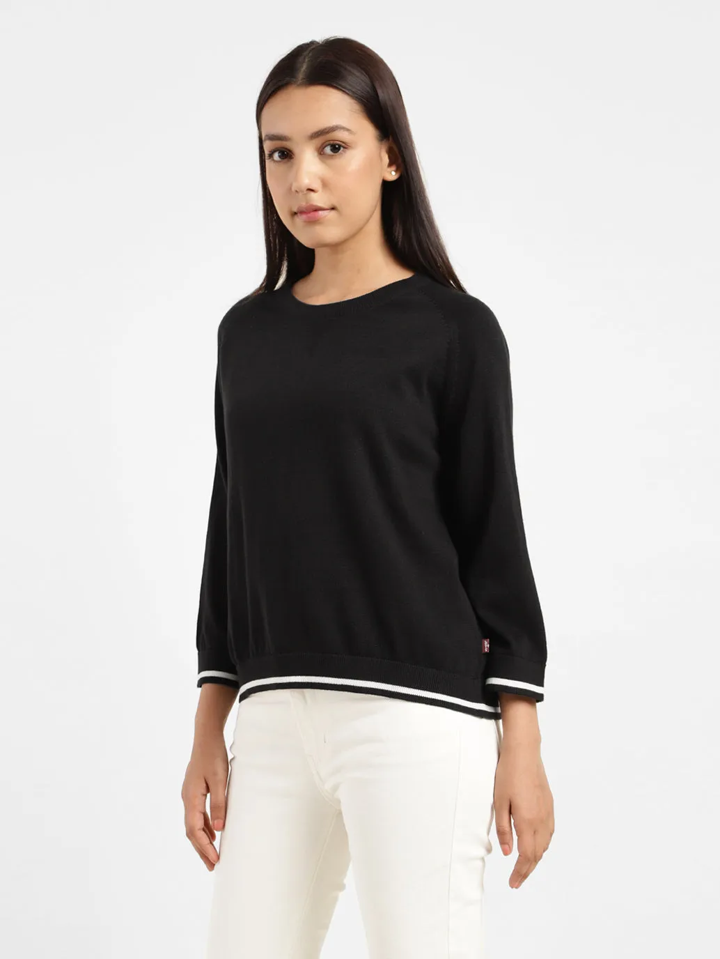 Women's solid round neck sweater